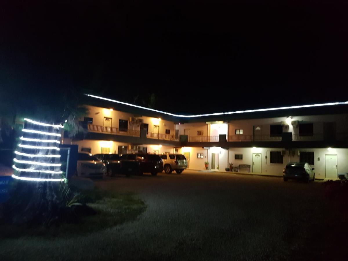 Lee'S Comfort House Chalan Kanoa Esterno foto